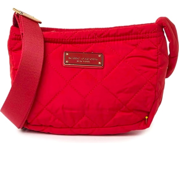 🎉HP🎉New!! Marc Jacobs Nylon Quilted Adjustable Crossbody Bag in Cherry Red🍒 - Picture 2 of 13